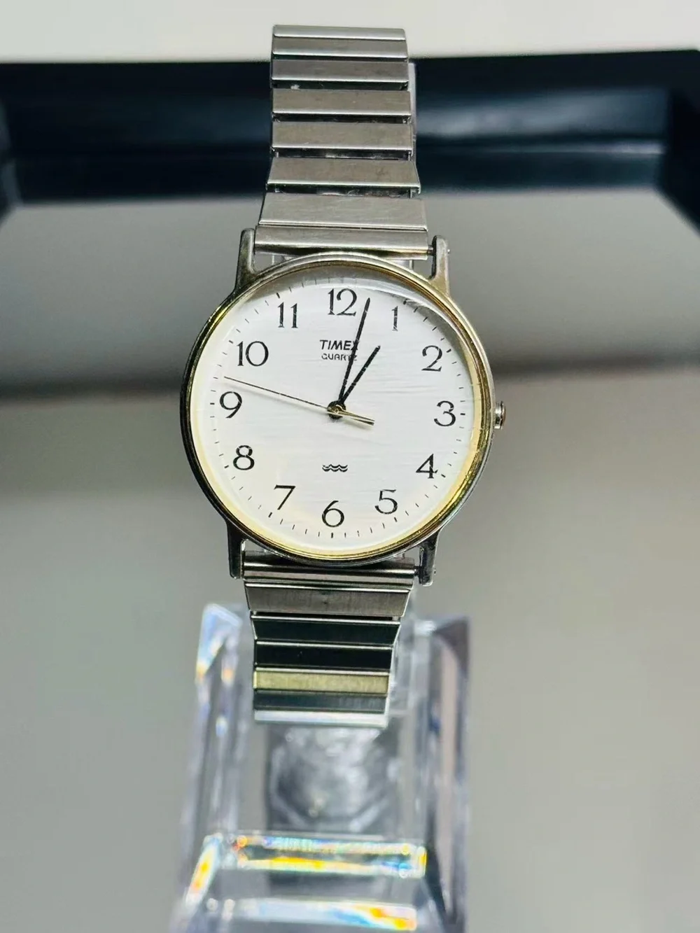 Vintage Timex Men’s Gold Tone Watch 32mm Stretch Bracelet New Battery Runs